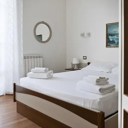 Italianway Easy - Piazza Firenze 4 Daire