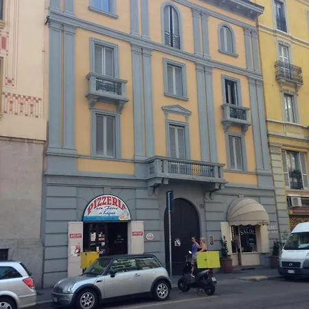 Olona Place Apartament *