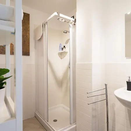 Apartamento Navigli-Bocconi Roof Terrace Apartment *