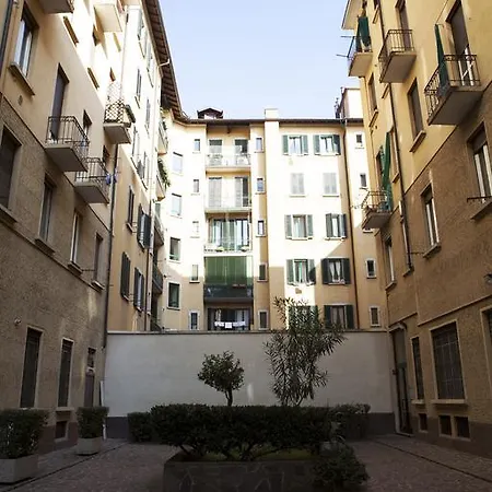 Alessia's Flat - Portello Apartment Milan