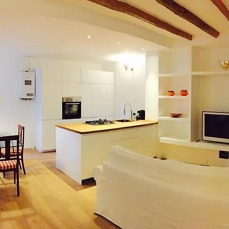 Canonica Apartment