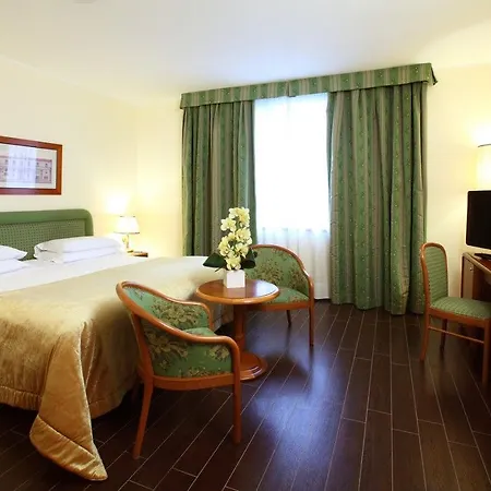 Hotel Starhotels Business Palace 4*