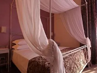 Hotel Five