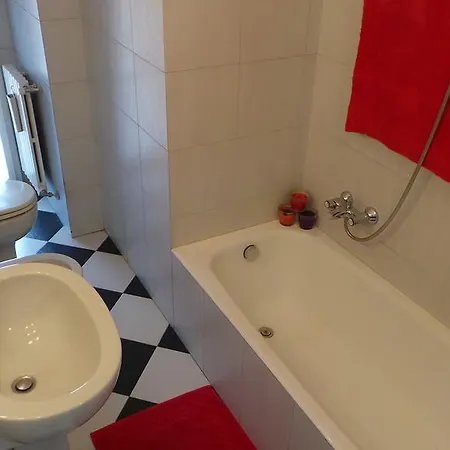 Aleele Flexyrent Aircon E Wifi Apartment