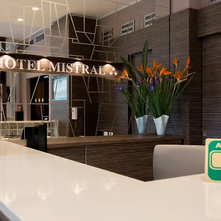 מלון Mistral 3*