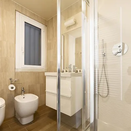 Heart Duomo Sanbarnaba Lägenhet *