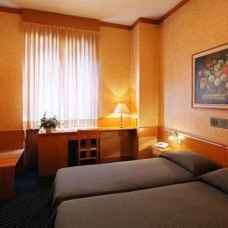 Mentana, By R Collection 4* Mailand