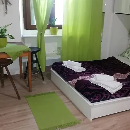 Apartment Green House *