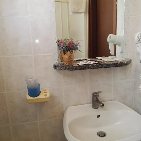 Loreto Hotell 2*