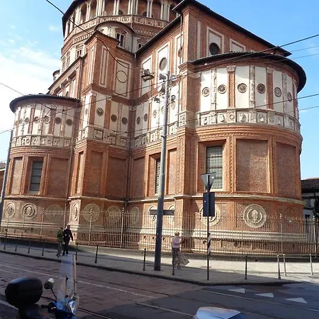 奥洛纳广场2号公寓 *