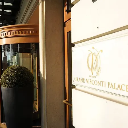Отель Grand Visconti Palace 4*