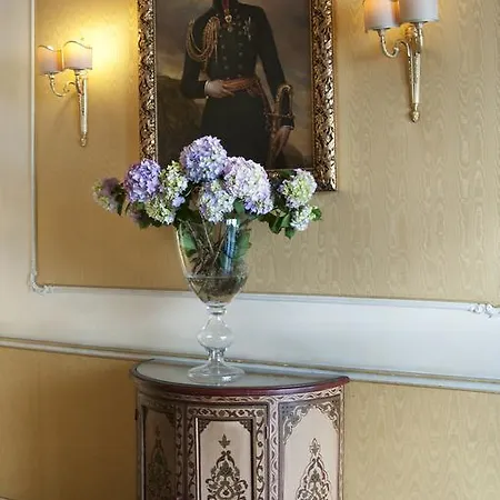 Petit Palais De Charme 4* מילאנו