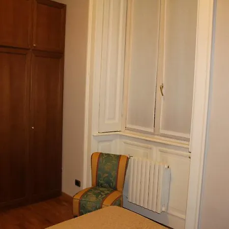 De La Gare Aparthotel