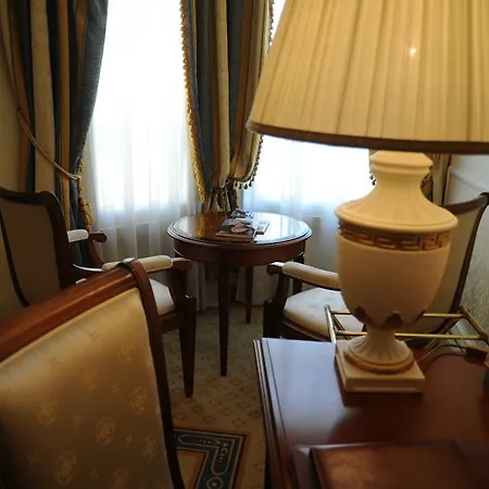 Hotel Grand Visconti Palace