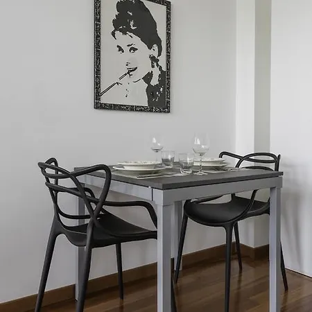 Piazza De Angeli - Rentclass Betly Apartamento *