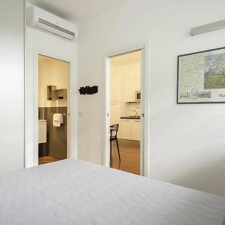 Piazza De Angeli - Rentclass Betly Apartamento Milán