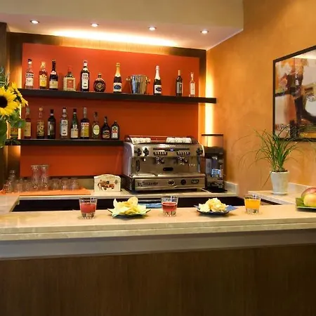 德利西亚酒店 2*