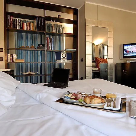 Townhouse 12 Hotel 4*