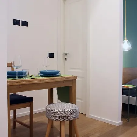 Navigli - Via Tortona *