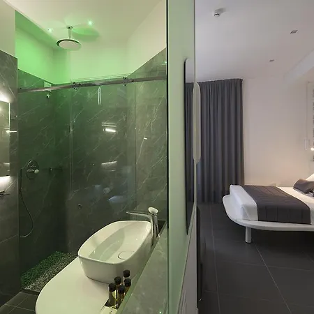 Hotell Gatto Bianco Mia 2*