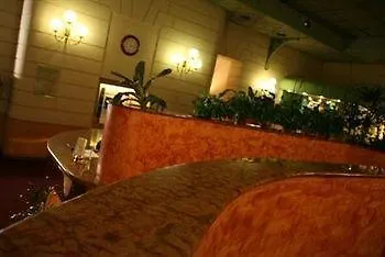 Отель Albert Hotel 3*