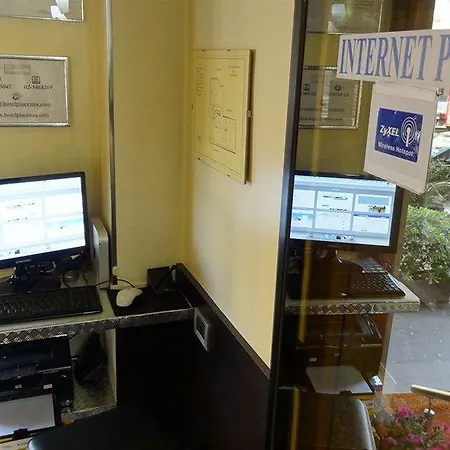 피아첸차 호텔 3*