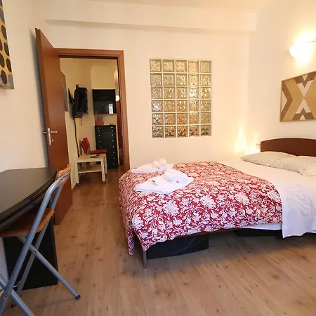 Sant'agostino Navigli * מילאנו