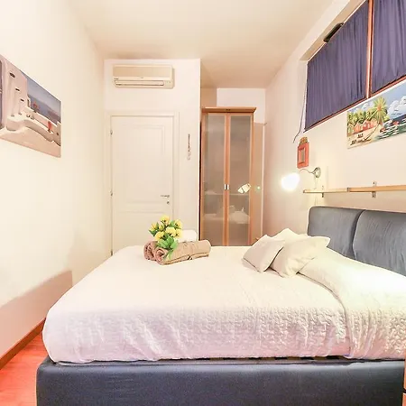 Alessia's Flat- Lorenteggio Apartman *