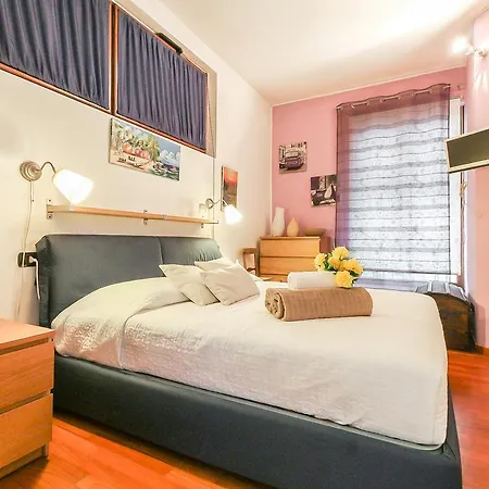 Alessia's Flat- Lorenteggio Apartman *