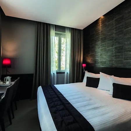 Отель Manin Милан