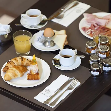 Mentana, By R Collection 4*