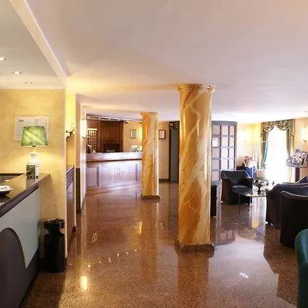Hotel Pasteur 3*
