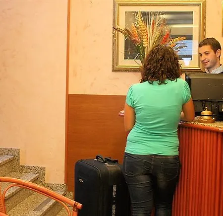 Hotel La Caravella 2*