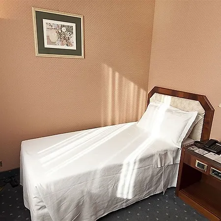 Bristol Отель 4*