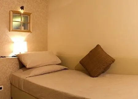 Mentana, By R Collection Hotel Mediolan
