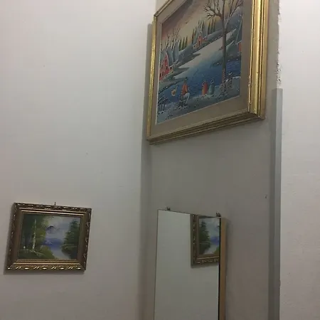호텔 아델치 *
