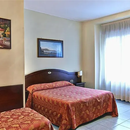 Pavone Hotel 3*