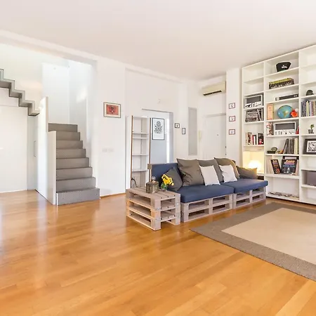 Alessia's Flat- L'8 E Mezzo Lägenhet Milano