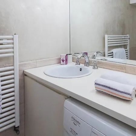 Joivy Lovely Flat For 5 Close To Sforzesco Castle Mailand