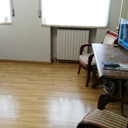 Milano Ornato Dependanc Milán