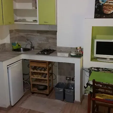 Green House Apartment *