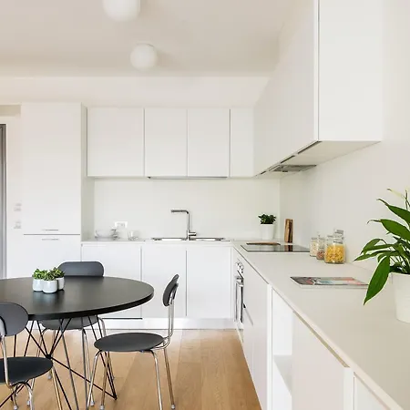 Altido Lovely 1-bed Flat With Balcony & Free Parking Appartement Milaan