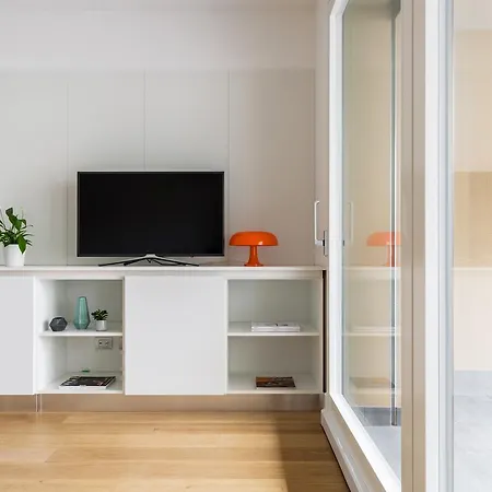 Altido Lovely 1-bed Flat With Balcony & Free Parking Milaan