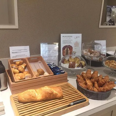 Unaway & Linea Uno Hotel