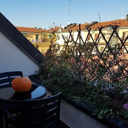 The Boheme Vintage Junior ---- Cozy & Quiet & Comfortable With Private Bathroom & Fully Equipped Kitchenette & Cozy Balcony - Lift To 4th Floor - Metro' -green Subway Porta Genova Aparthotel 2*