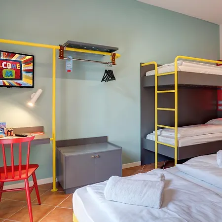 Hostal Meininger Garibaldi