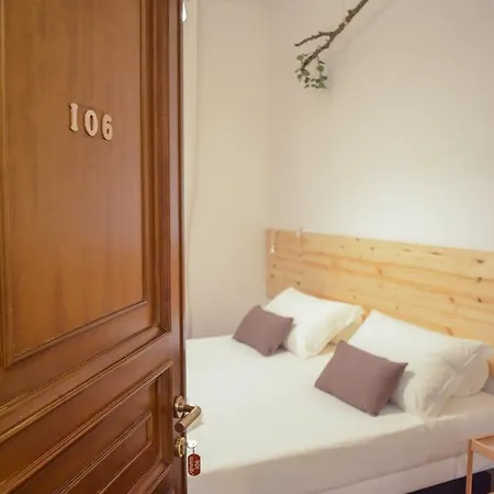 Couette-café Yourhouse S.raffaele 2 *