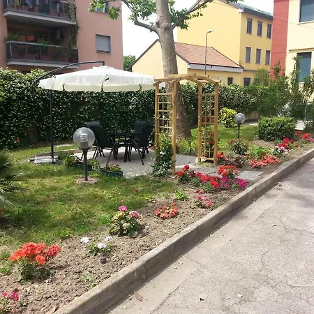 Garden Otel 2*