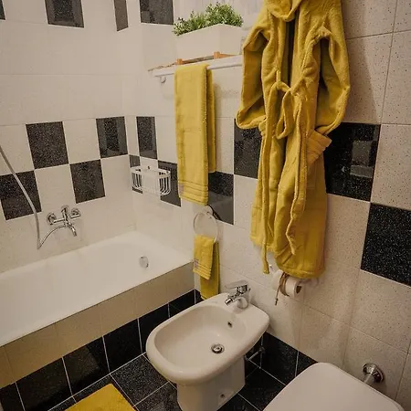 Casa Rebecca In Moscova Holiday home Milan