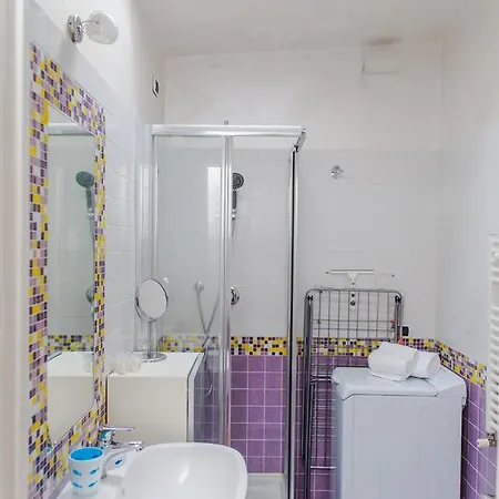 Guesthost - Urban Penthouse * Μιλάνο